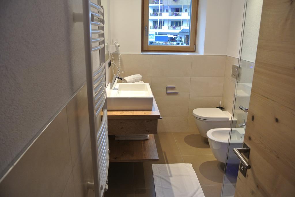 Chalet Prades Dolomiti Lodges La Villa  Rum bild