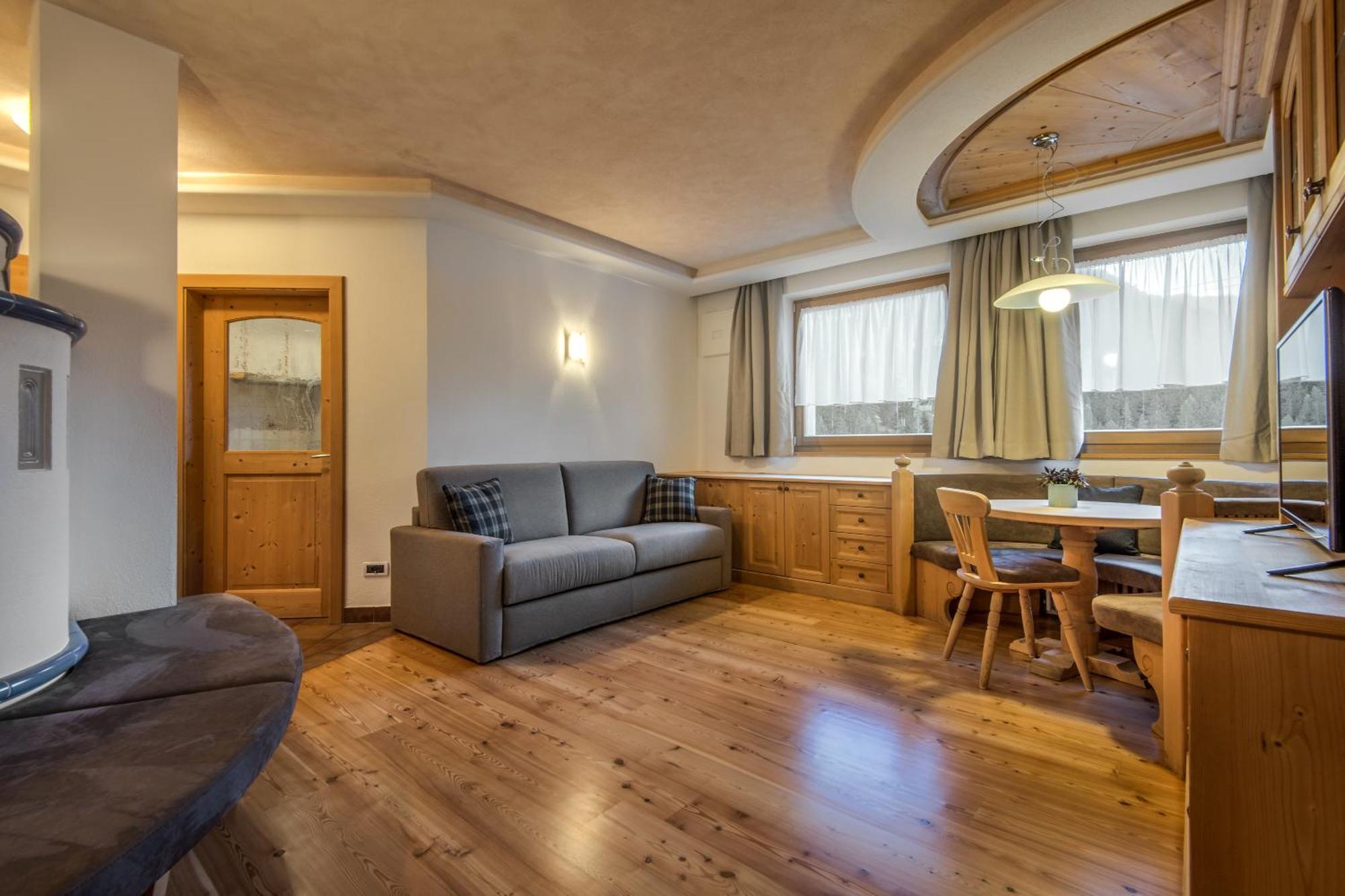 Chalet Prades Dolomiti Lodges La Villa  Rum bild